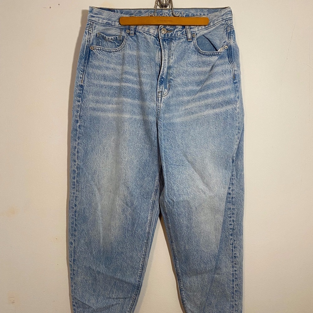 American Eagle light wash jeans sz 12
